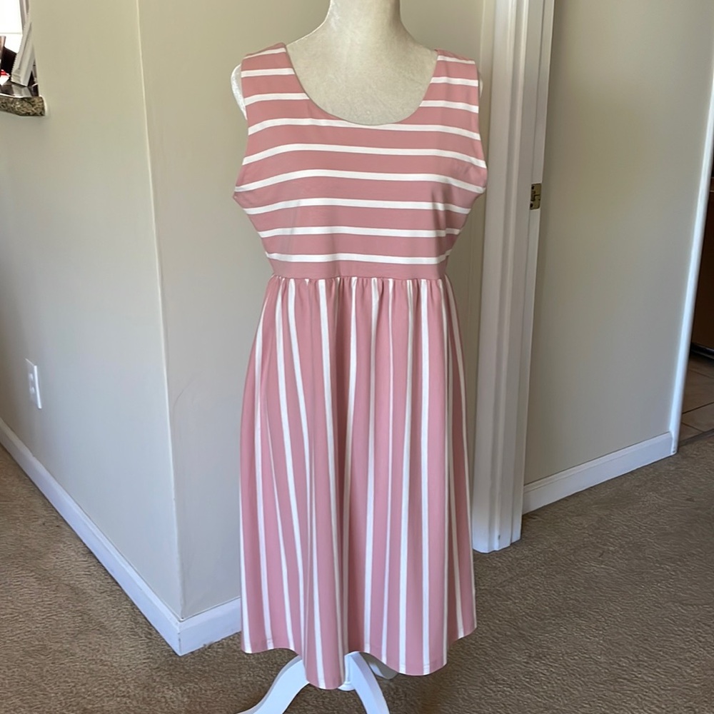 NWOT  Women’s Stripped Spring / Summer Dress. Size XL